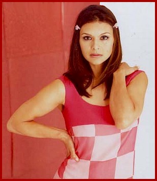 Nia Peeples