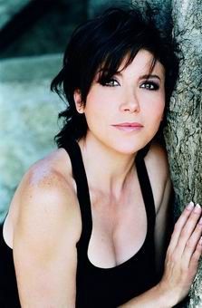 Liane Foly