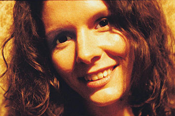 Edie Brickell